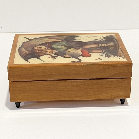 vintage Hummel jewelry music box - Picture 3 of 16